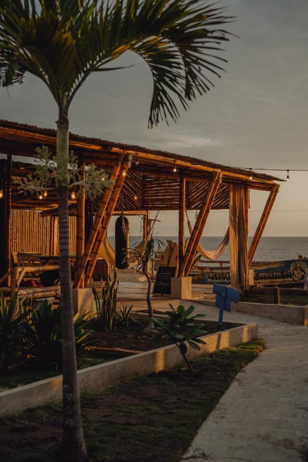 Free Spirit Ecuador, Puerto Engabao Hotel Екстериор снимка